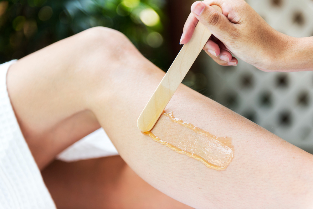 Professional beauty services at Brooklyn Brows featuring eyebrow threading, tinting, and body waxing treatments.
